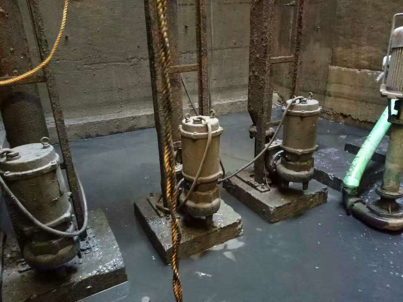 吉木萨尔污水池清理